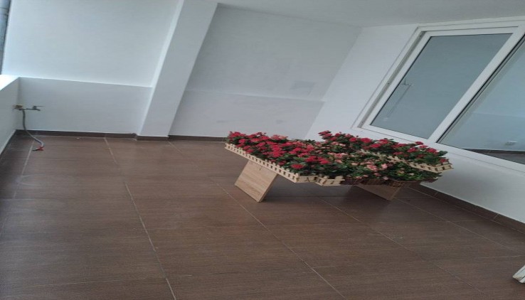 Cho Thuê nhà Liền Kề làm Cty, VP, lớp học, Spa, CHDV phố Trương Công Giai, gần Công Viên Cầu Giấy